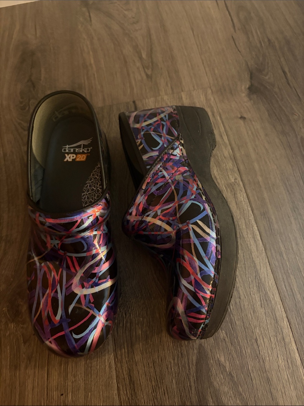 Dansko XP 2.0 Multicolor Abstract Clogs - Picture 5 of 8